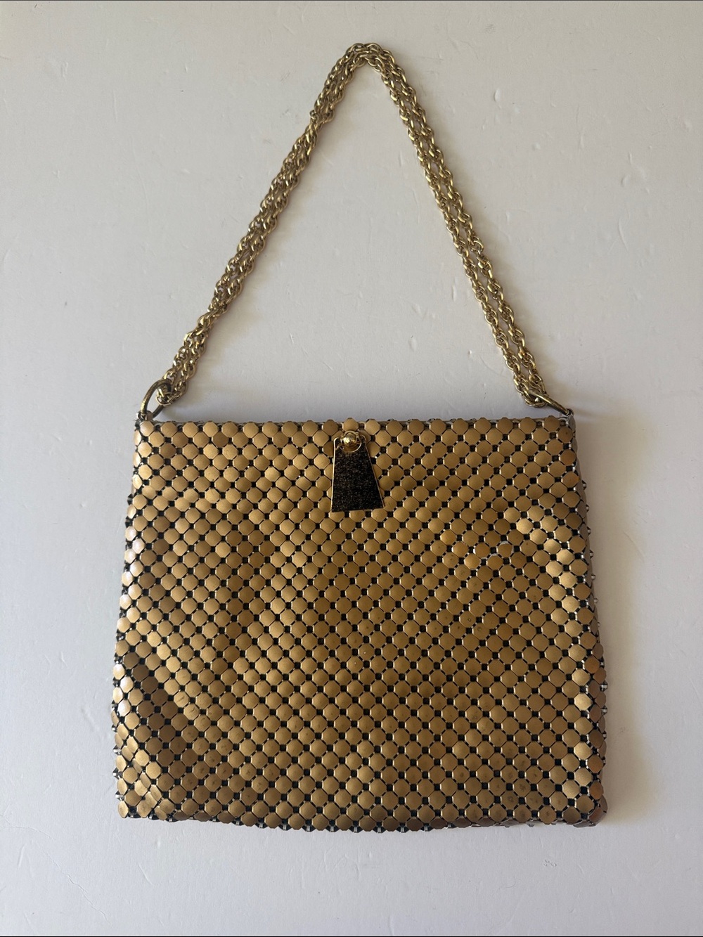 WHITING AND DAVIS CO. Gold Metallic Chain Handle Women’s Evening Bag